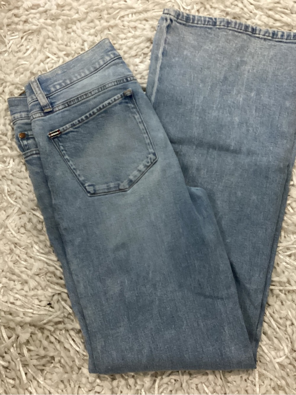 Alice + Olivia Light Blue Low Rise Split-Hem Flared Jeans -  NWOT - SIZE 28 - Picture 8 of 15